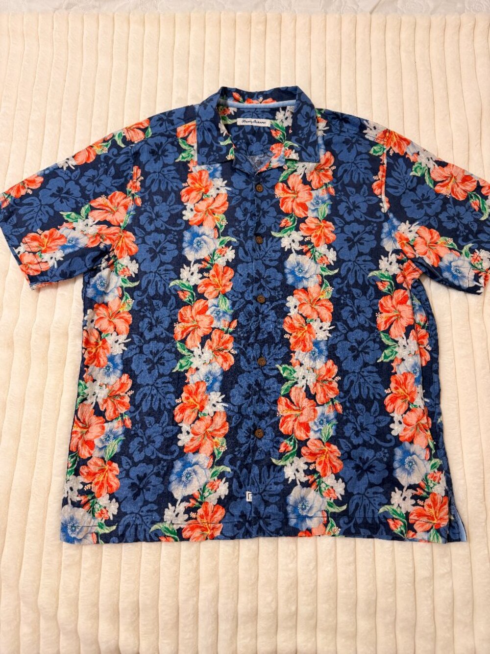 Tommy Bahama Men’s L Blue Hibiscus Floral Hawaiian Shirt